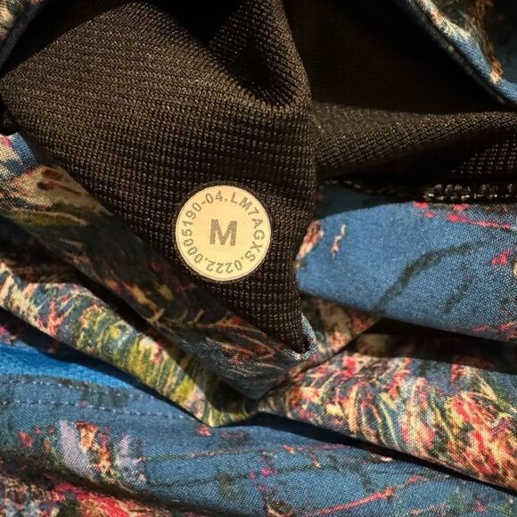 Lululemon Pace Breaker Short Linerless Classic Fit
Floral blue multi - Picture 5 of 7